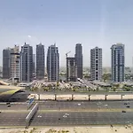 1Bdr Apartment I Close To Metro I Marina Diamond 4